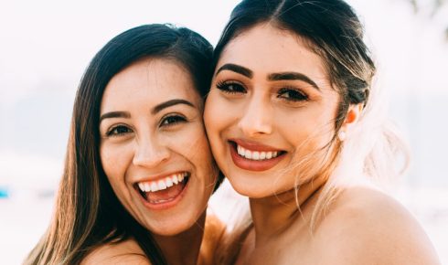 Veneers Düsseldorf – Keramik-Verblendschalen für ein natürliches Lächeln
